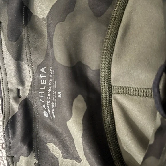 NWT Athleta 7/8 Women's Camo Leggings - Picture 2 of 8